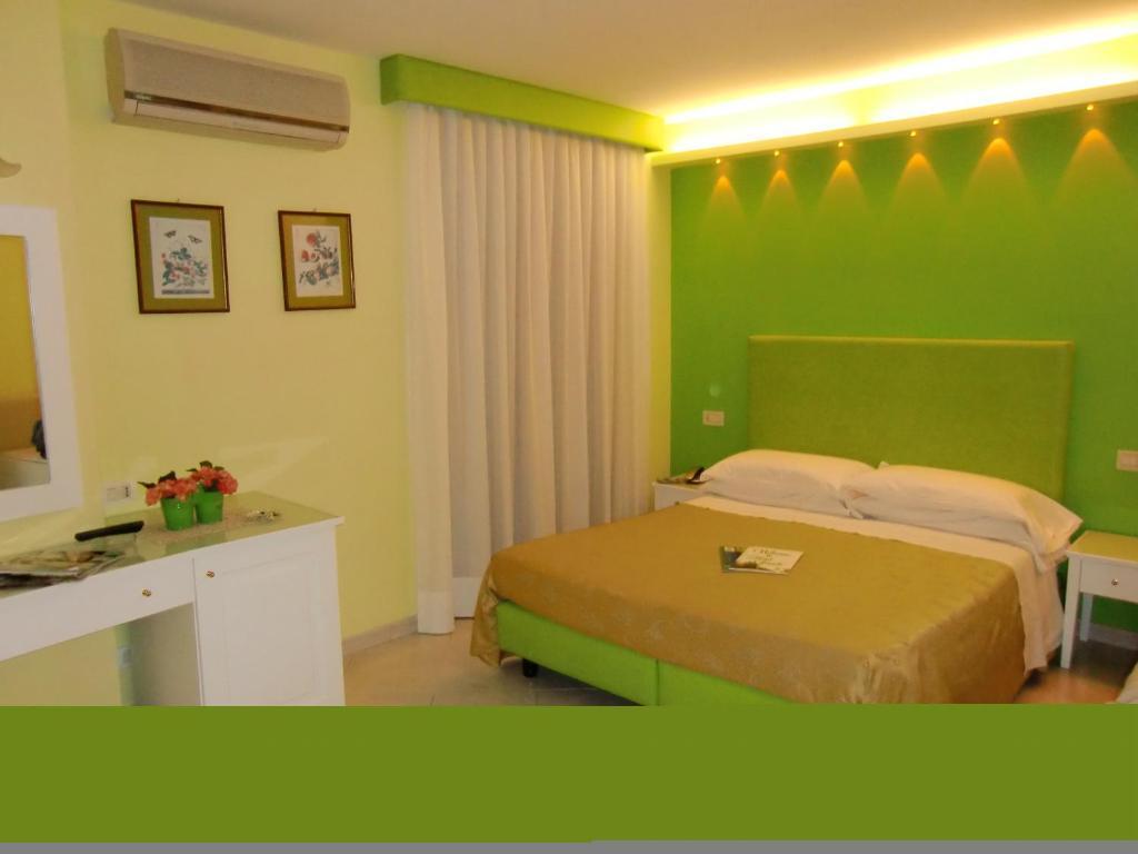 Hotel Girasole Сорренто Экстерьер фото