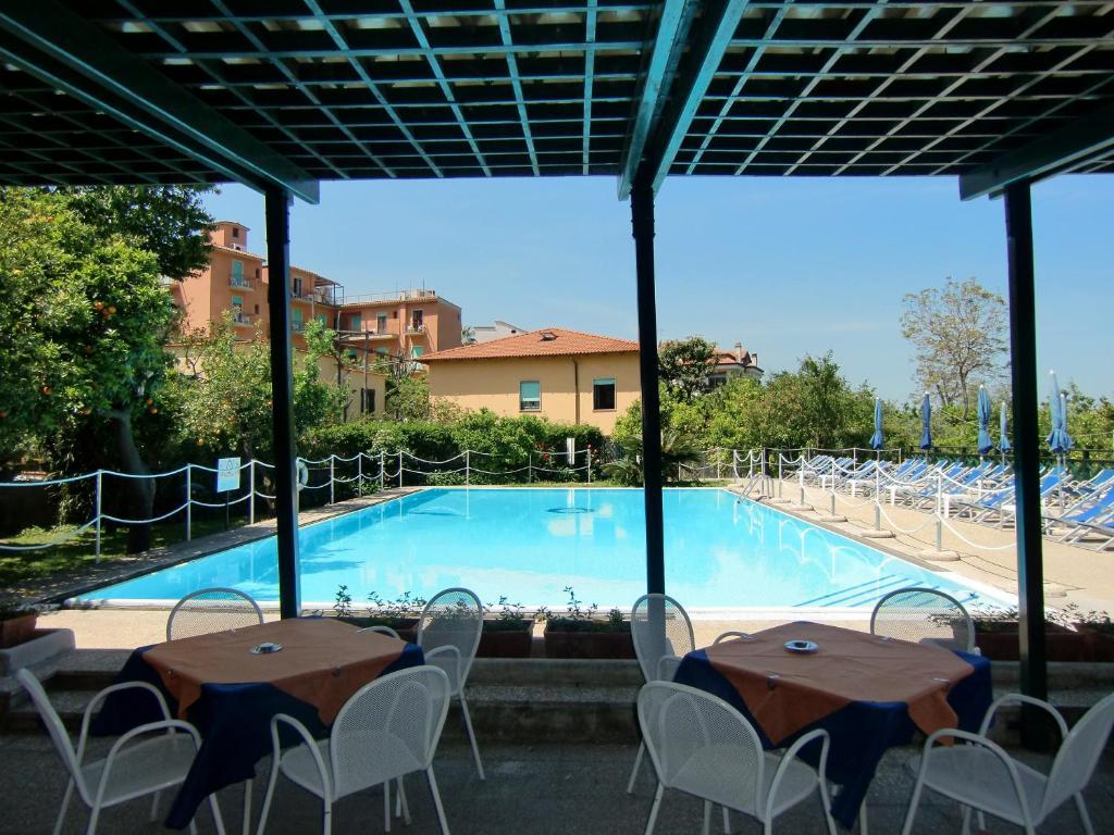 Hotel Girasole Сорренто Экстерьер фото