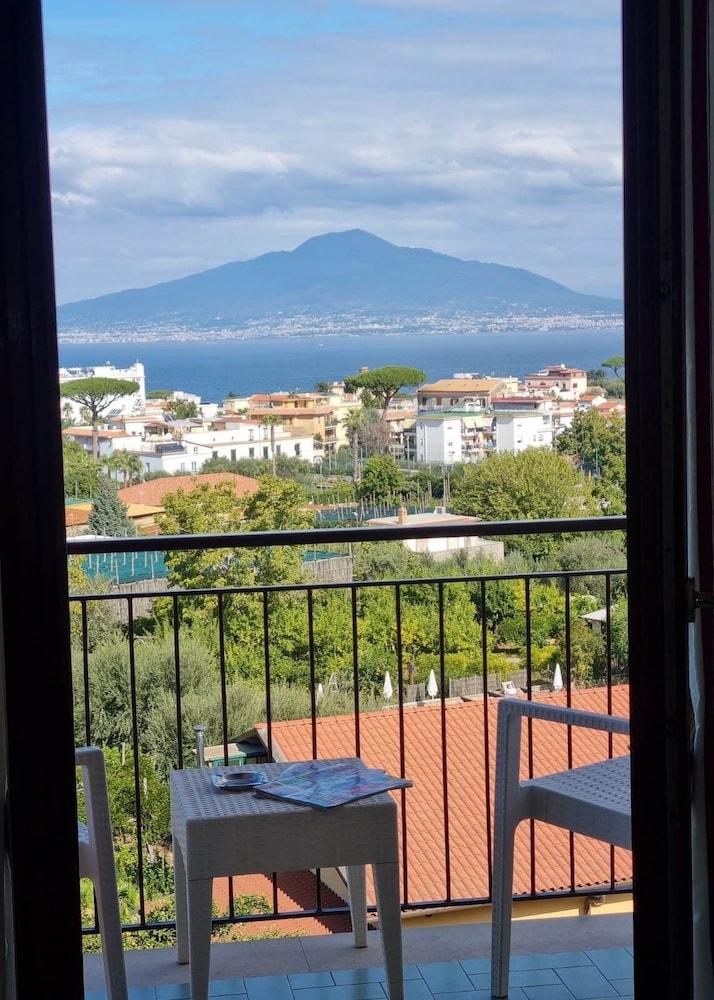 Hotel Girasole Сорренто Экстерьер фото