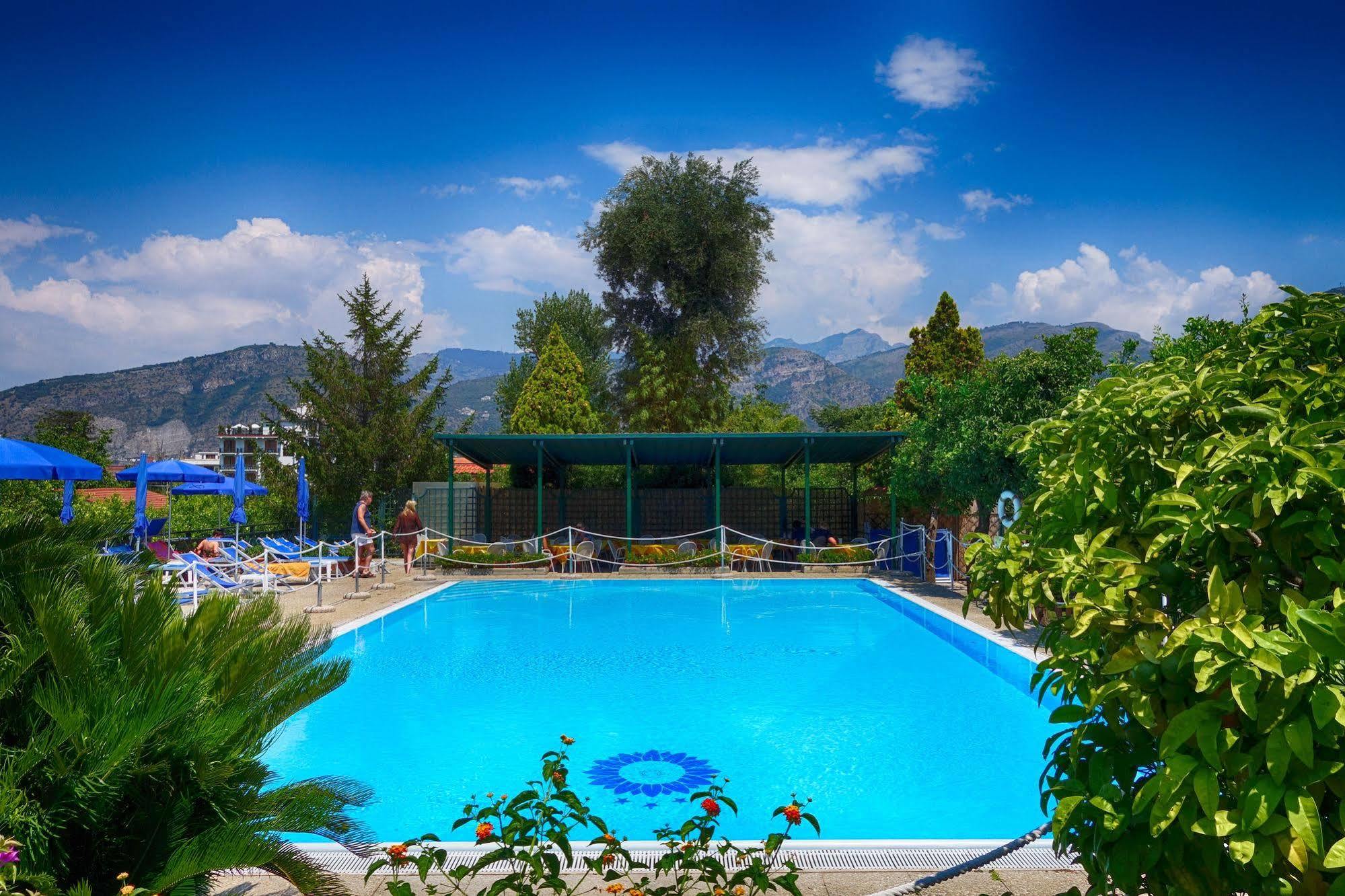 Hotel Girasole Сорренто Экстерьер фото
