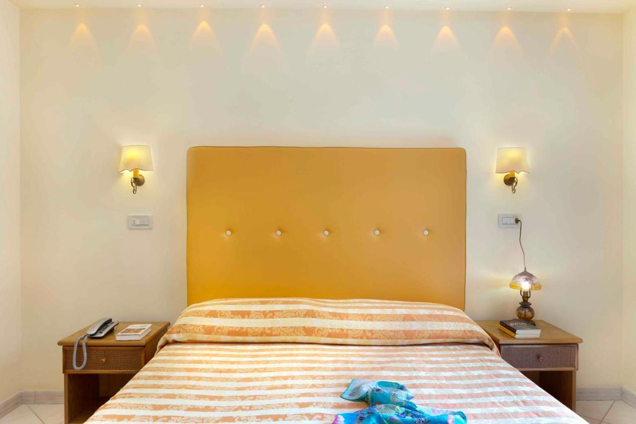 Hotel Girasole Сорренто Экстерьер фото