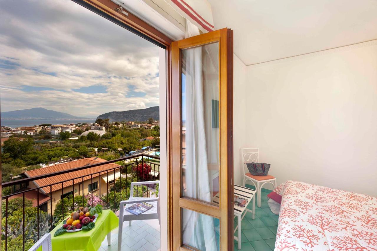 Hotel Girasole Сорренто Экстерьер фото