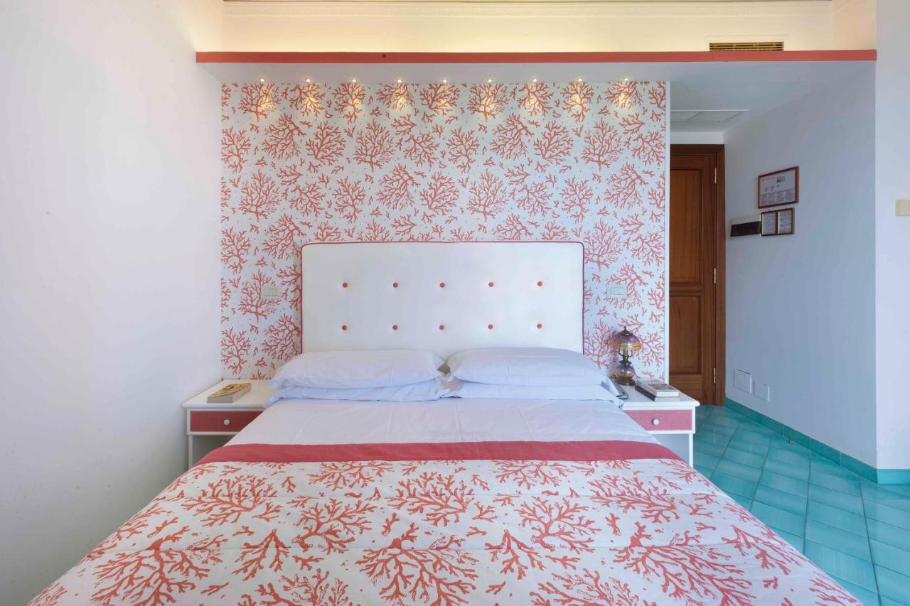 Hotel Girasole Сорренто Экстерьер фото