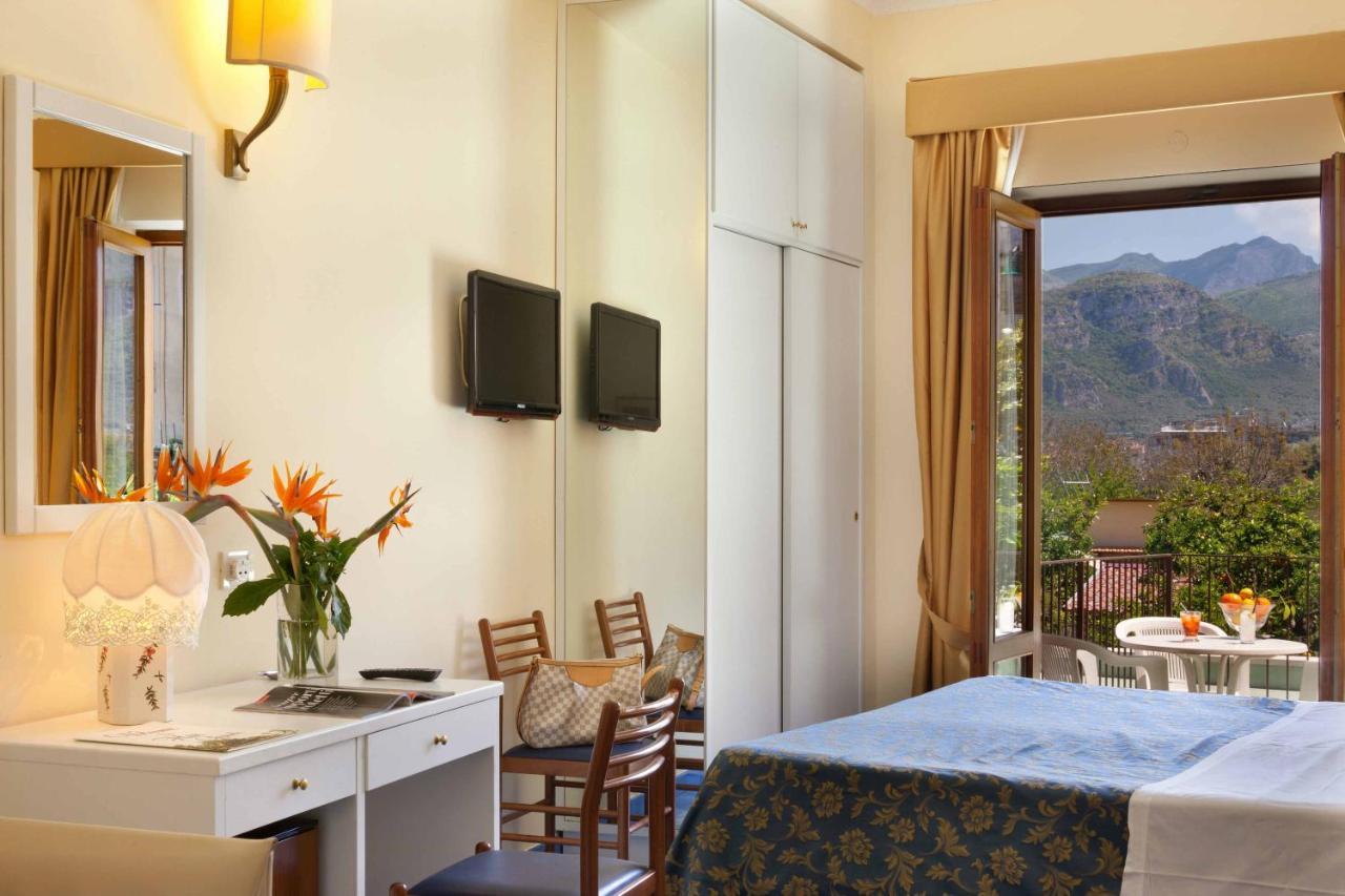 Hotel Girasole Сорренто Экстерьер фото