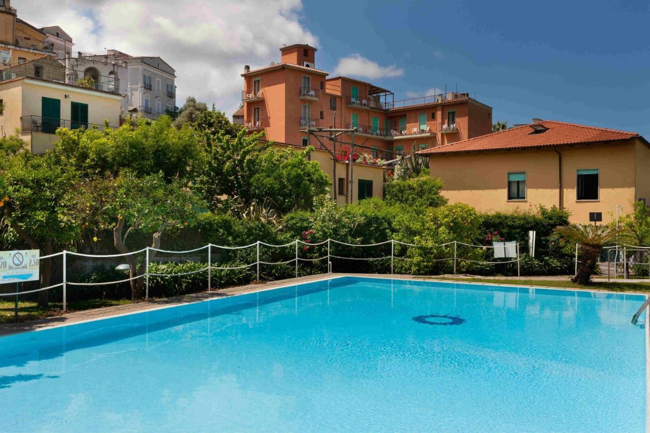 Hotel Girasole Сорренто Экстерьер фото